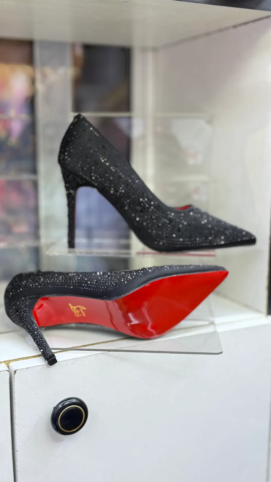 RED BOTTOM  HEELS  - Image 7