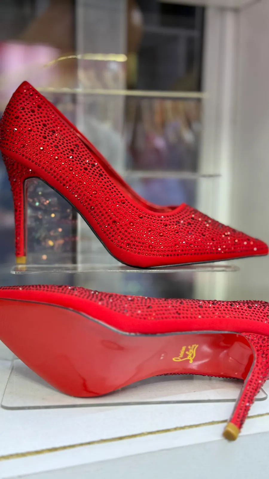RED BOTTOM  HEELS  - Image 4