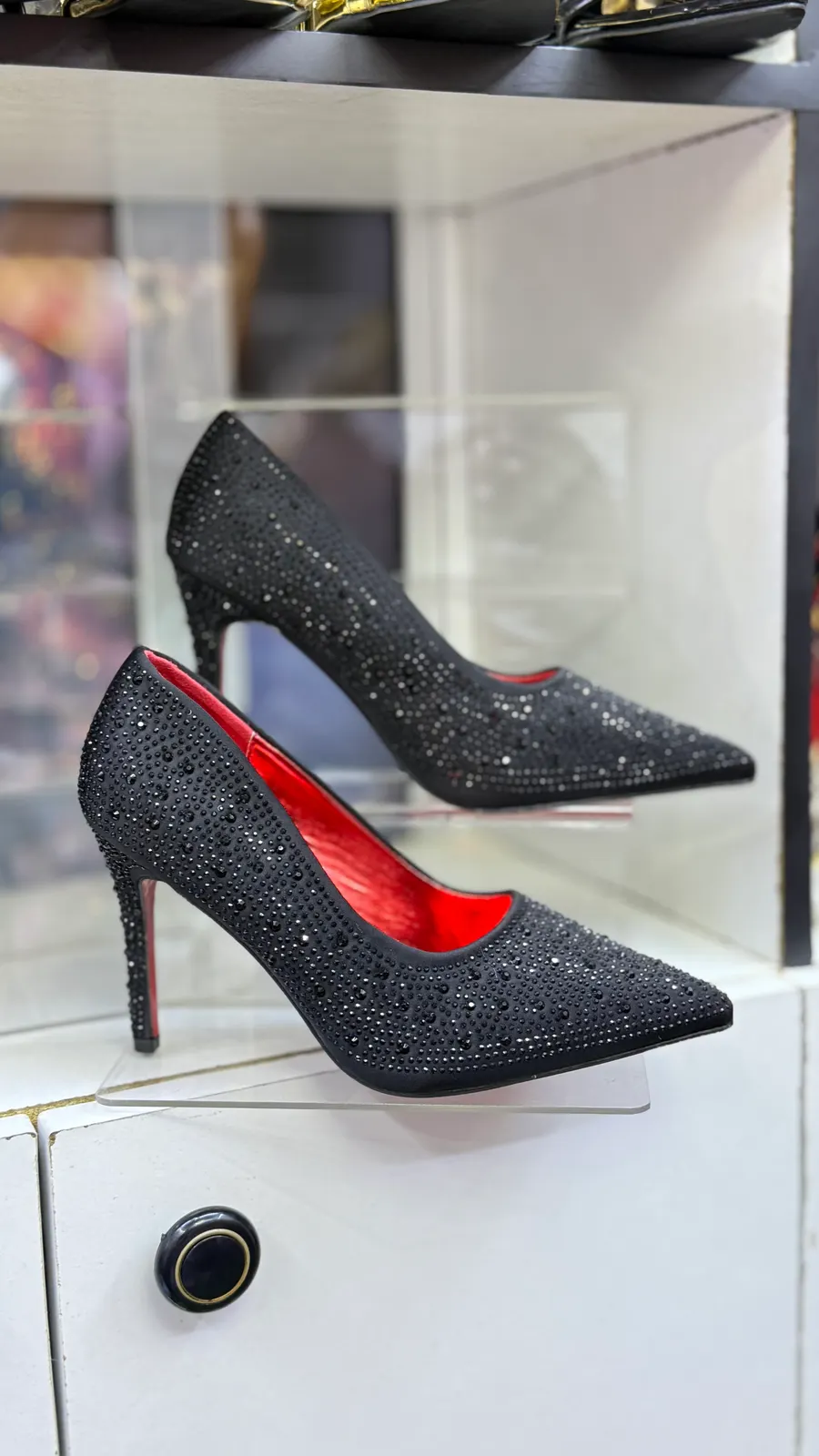 RED BOTTOM  HEELS  - Image 5