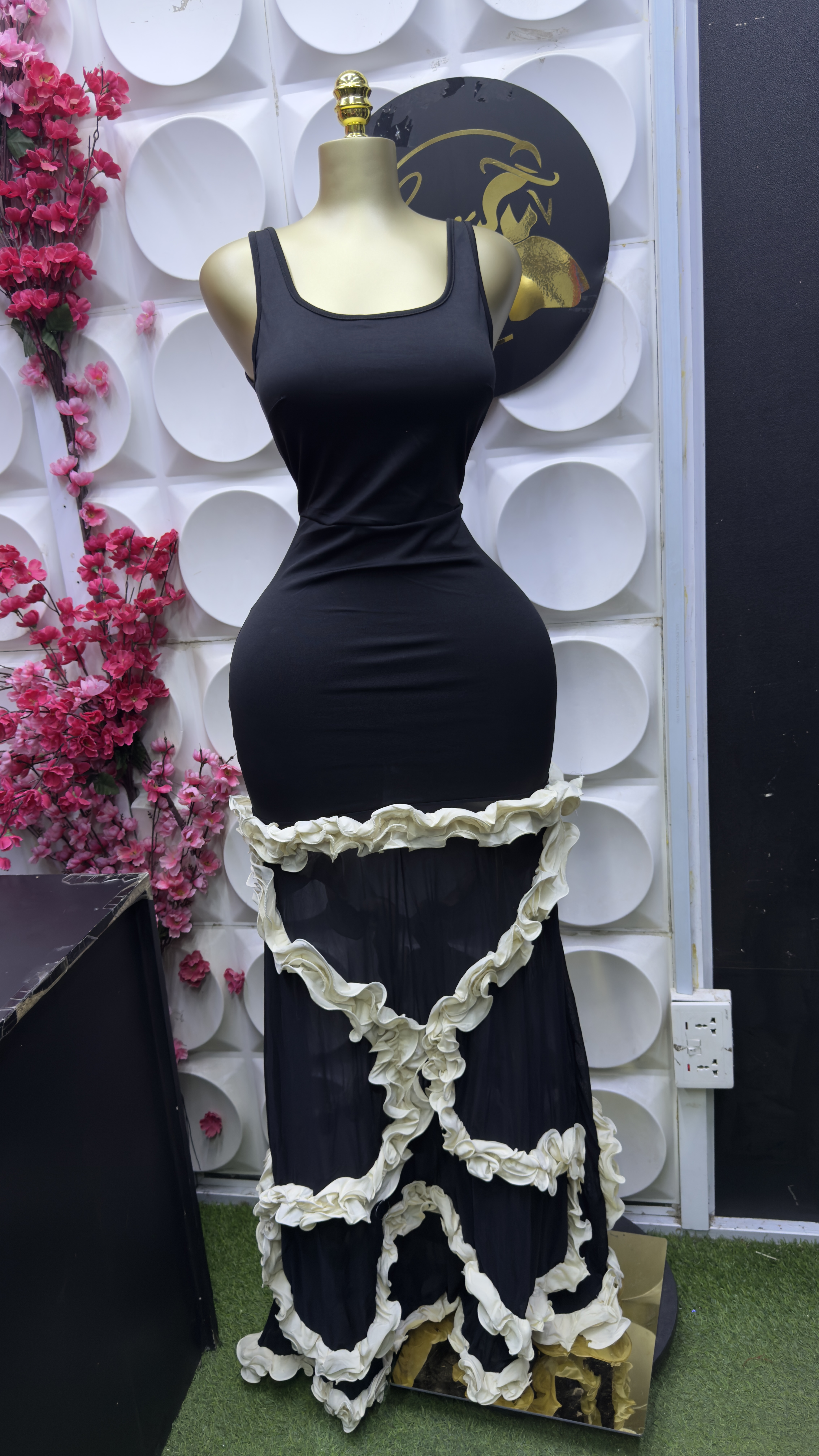 Black /White Dress - Image 8