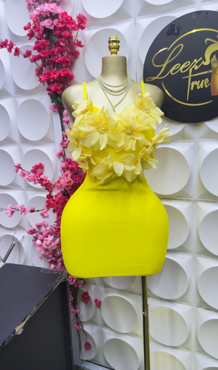 Yellow bandage - Image 1