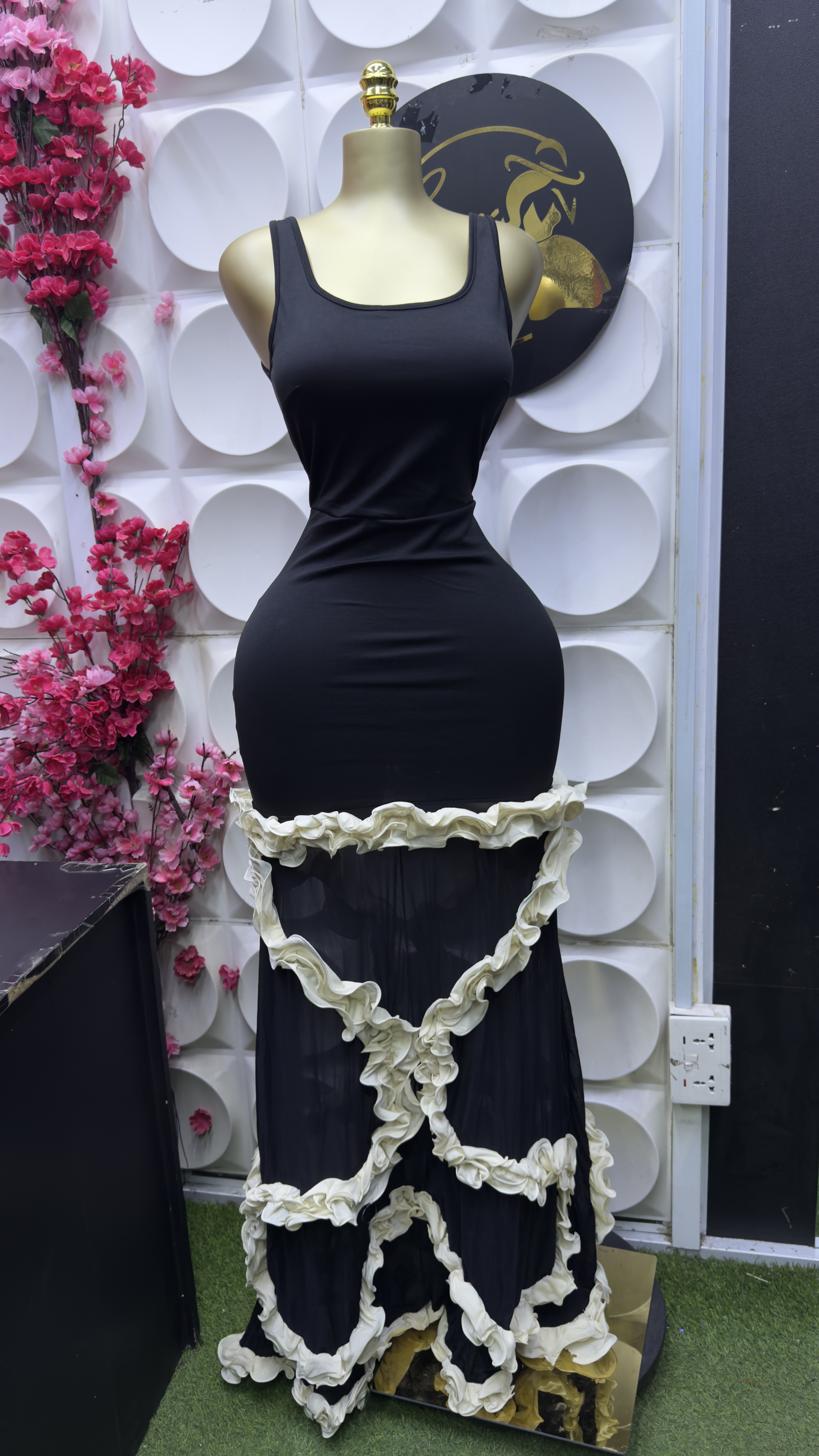 Black /White Dress - Image 7