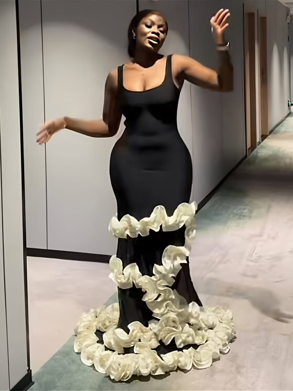 Black /White Dress - Image 4